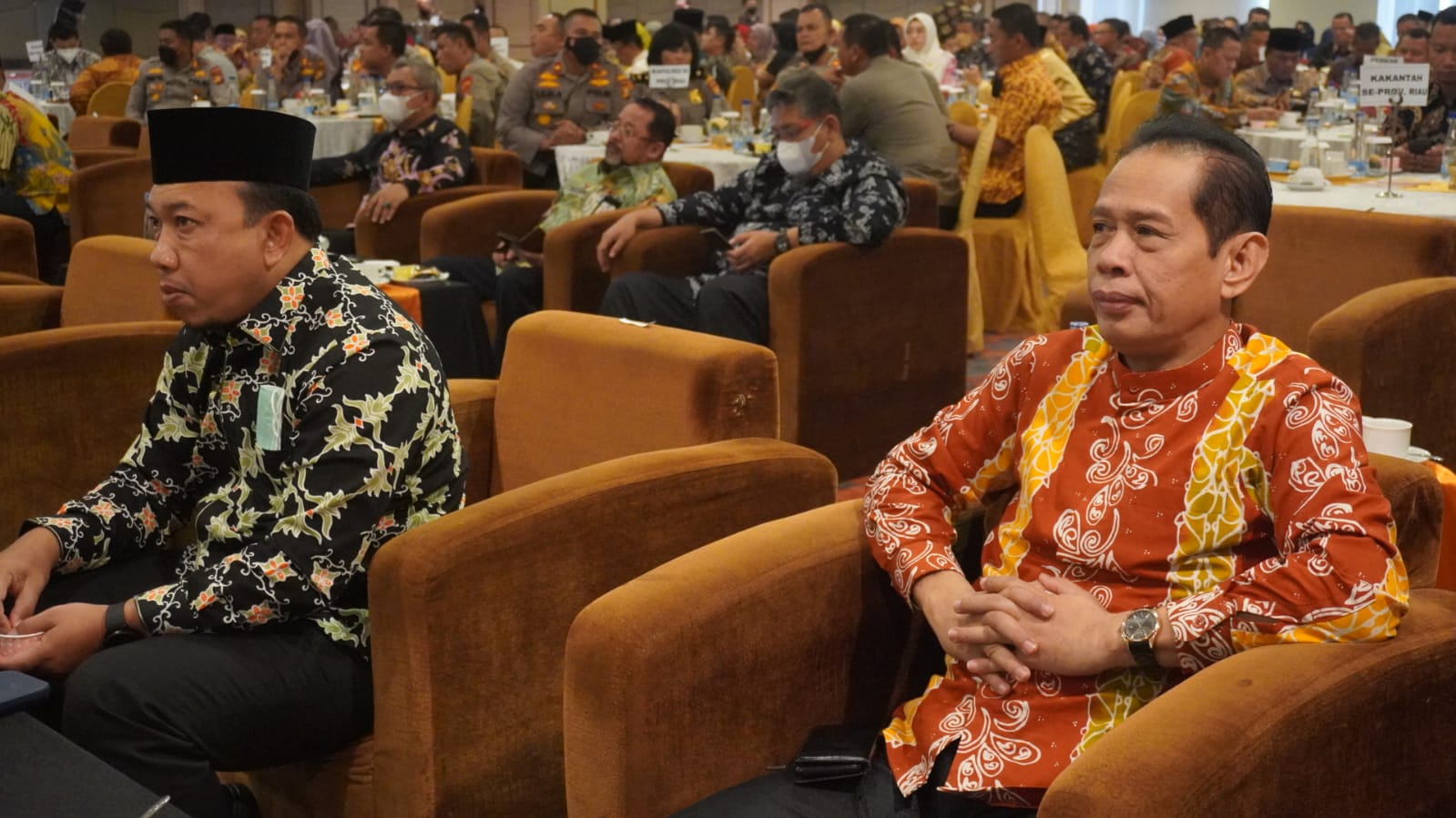 You are currently viewing Wakil Bupati Pelalawan Hadiri Sosialisasi Penilaian Pelayanan Publik Ombudsman RI