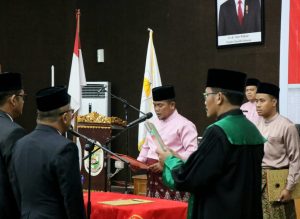 Read more about the article 6 Orang Pejabat Pimpinan Tinggi Pratama Dilantik dan Diambil Sumpah/ Janji Jabatan