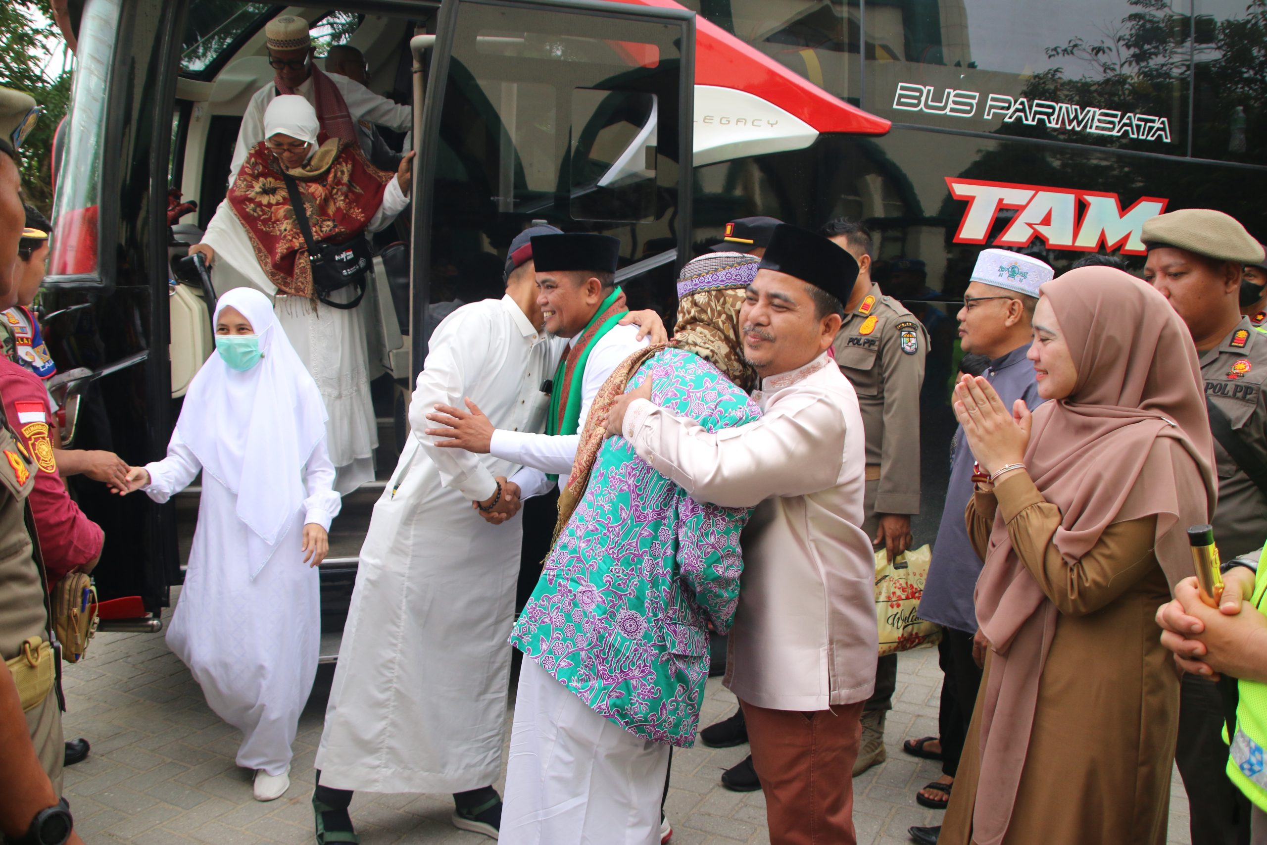 You are currently viewing 371 Orang Jemaah Haji Asal Kabupaten Pelalawan Tiba di Pangkalan Kerinci