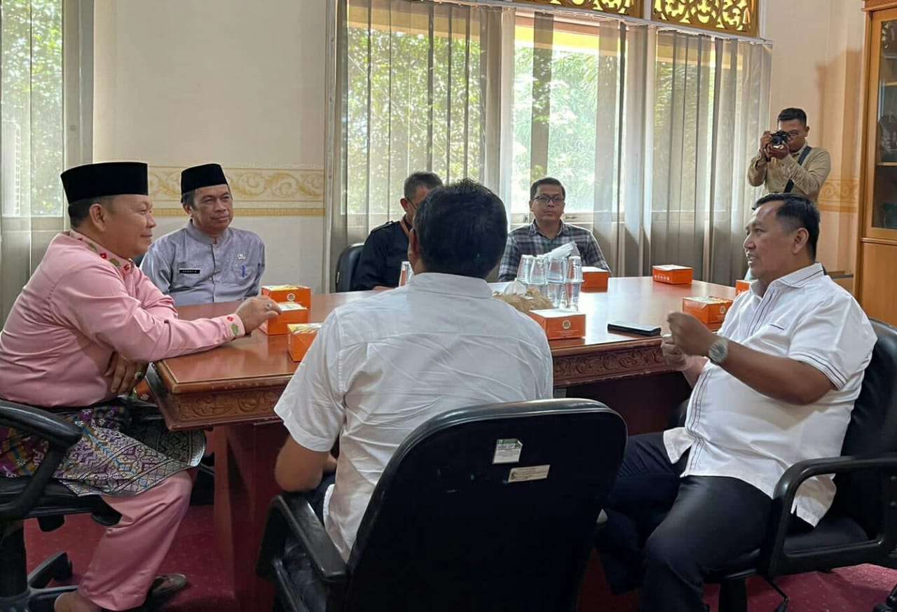 You are currently viewing Kemenkop UKM RI Lirik Kabupaten Pelalawan untuk Dibangun Pabrik Minyak Makan Merah