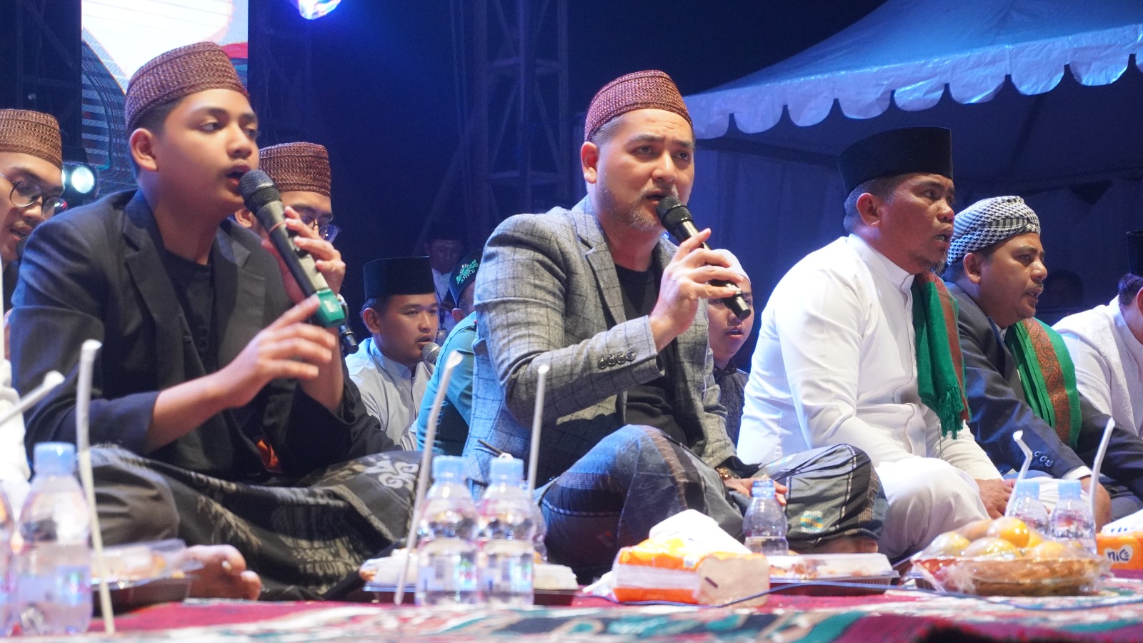 You are currently viewing Ribuan Masyarakat Padati Halaman Kantor Bupati Pelalawan