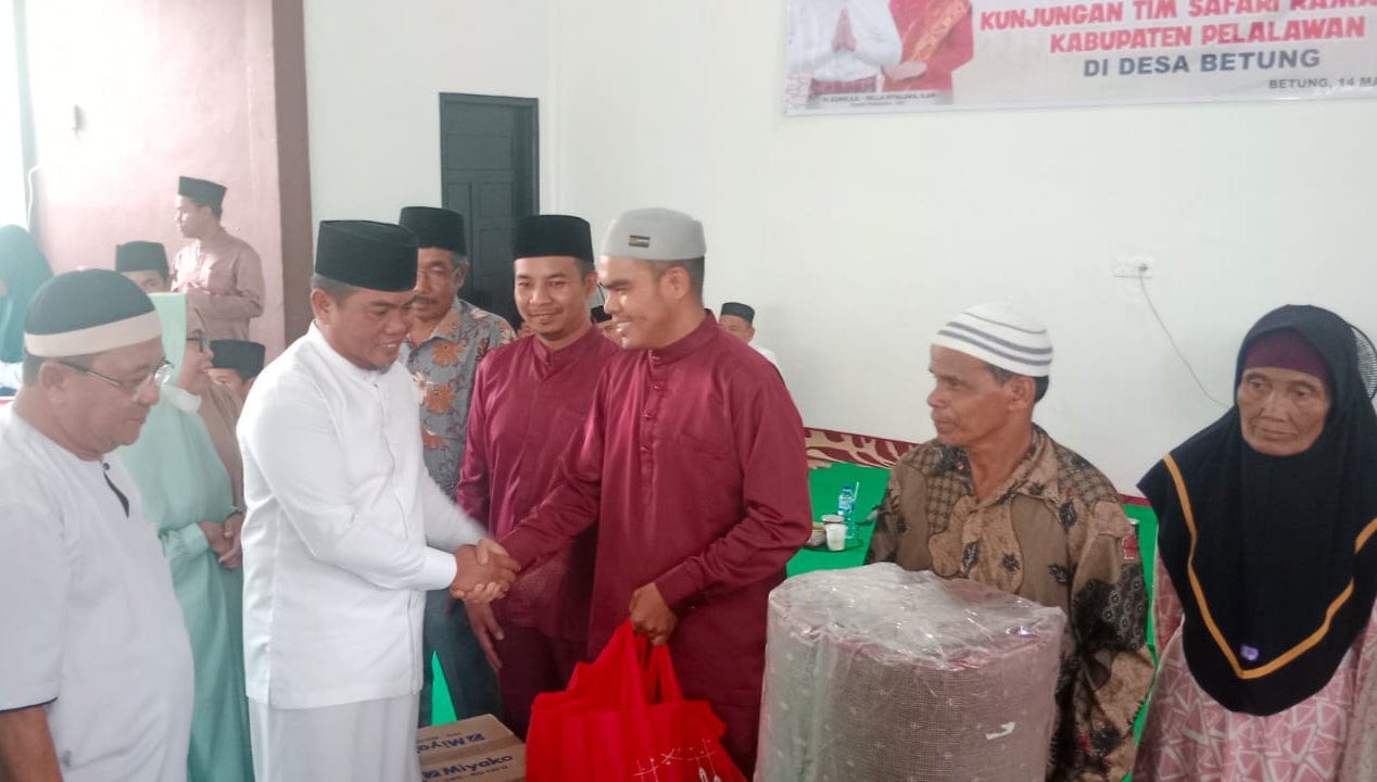 You are currently viewing Perdana Safari Ramadan di Desa Betung, Ini Kata Bupati Zukri