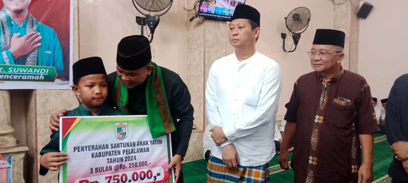 You are currently viewing Safari dan Khatam di Mesjid Nurul Hijrah Pangkalan Kerinci, Ini Kata Bupati Zukri