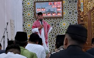 Read more about the article Sholat EID Mubarak di Masjid Al-Muttaqin, Bupati Zukri Ajak Masyarakat Untuk Membantu Fakir Miskin dan Anak Yatim