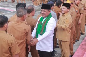 Read more about the article Halal Bihalal Bersama Pada Apel Perdana Seusai Libur Lebaran 1445 H, Bupati Zukri Minta ASN Untuk Saling Memaafkan