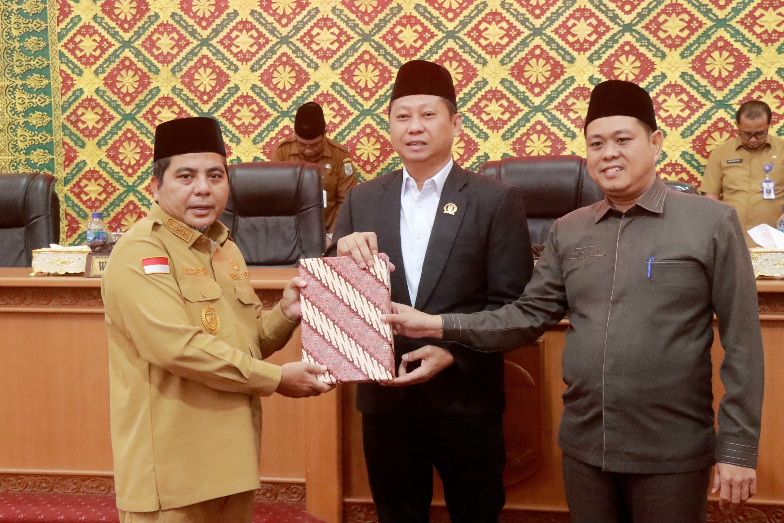 You are currently viewing DPRD Kabupaten Pelalawan Setujui 2 Ranperda 2023