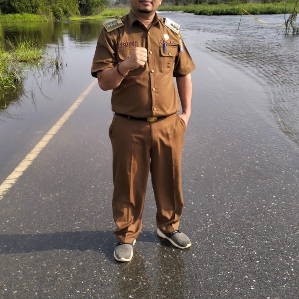 Camat Tinjau Kondisi Banjir Di Kecamatan Langgam