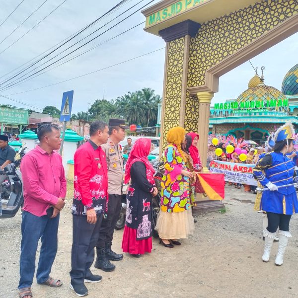 Bunda Paud Kabupaten Pelalawan Lepas Pawai Akbar Paud dan TK Se-Kecamatan Bandar Sei Kijang