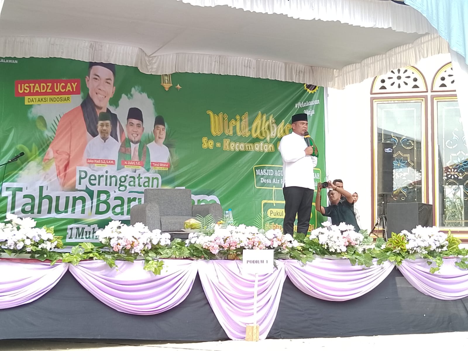 You are currently viewing Bupati Pelalawan Hadiri Wirid Akbar Dalam Rangka Peringatan Tahun Baru Islam 1446 H Di Desa Air Hitam