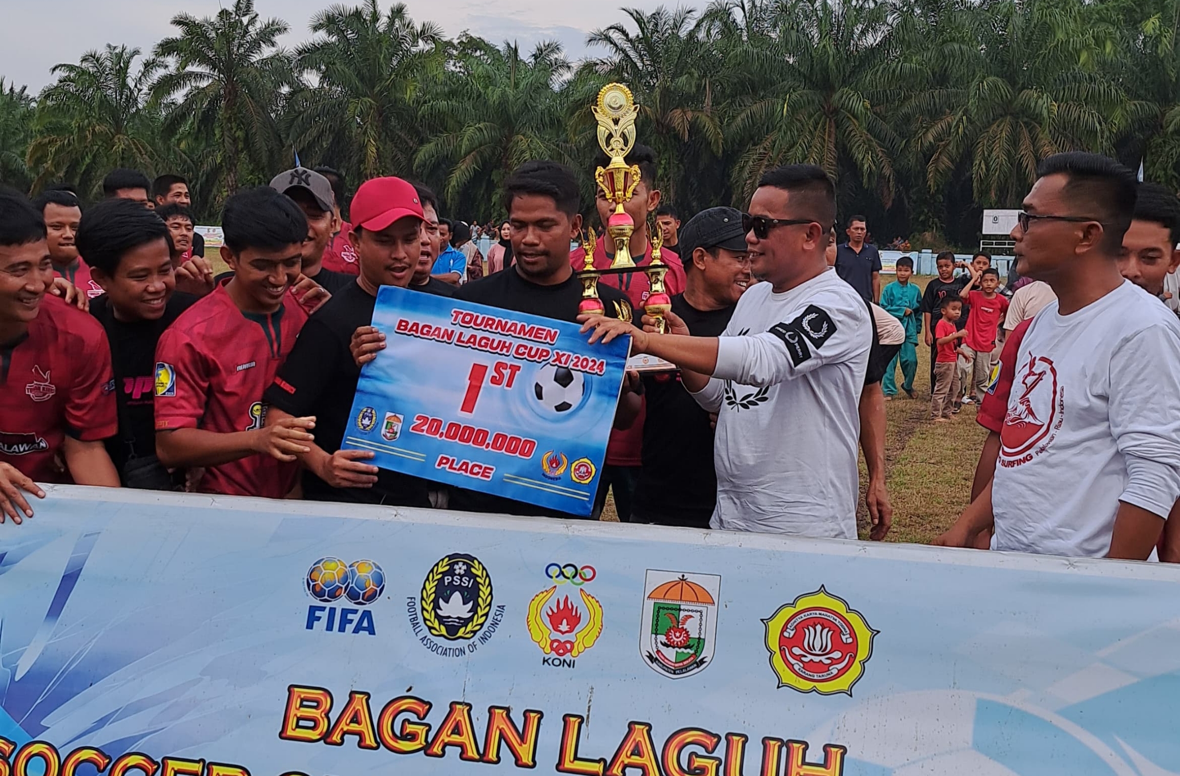 You are currently viewing Bupati Zukri Tutup Secara Resmi Turnament Bagan Laguh Cup XI Tahun 2024