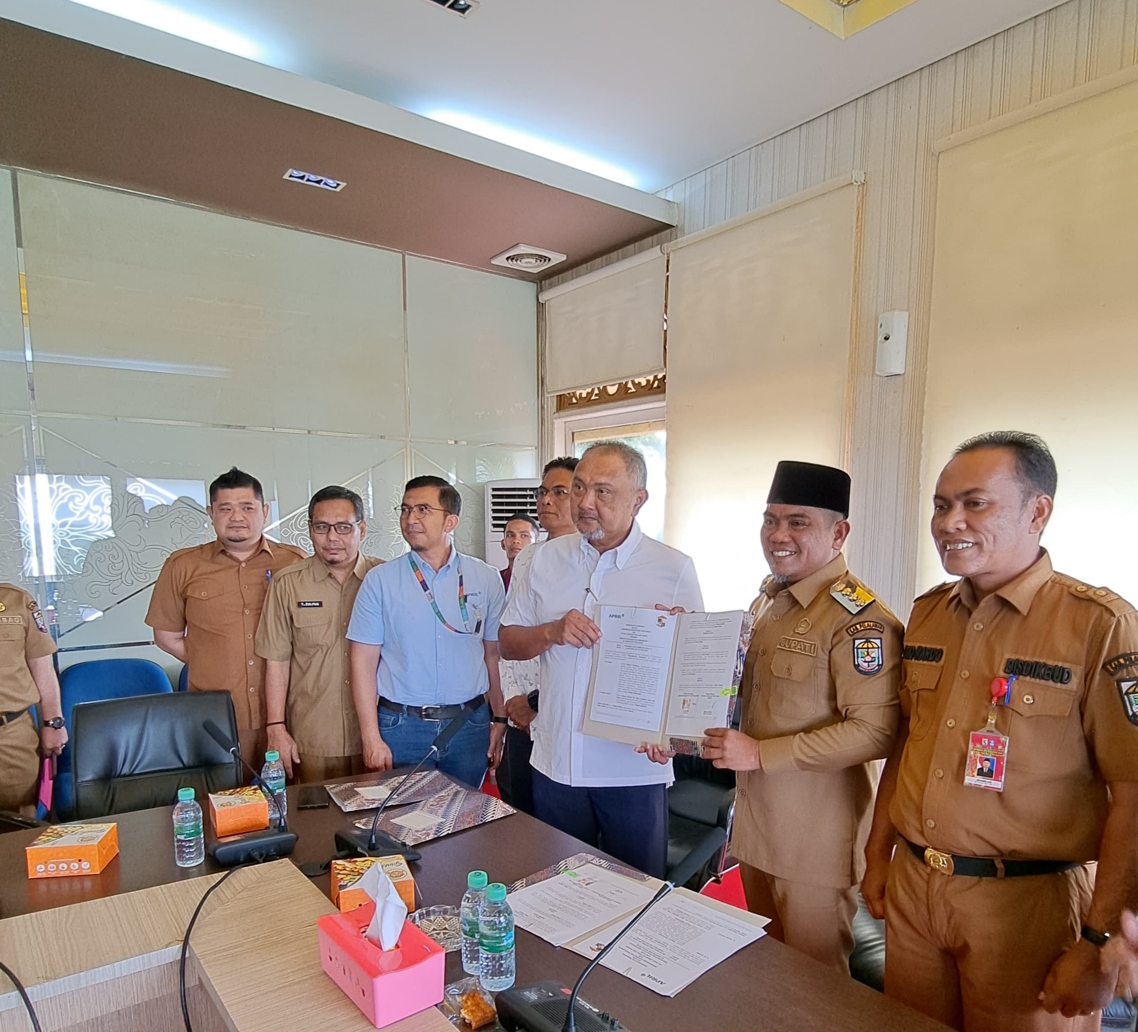 You are currently viewing Tandatangani MoU Dibidang Pendidikan Bersama RAPP, Bupati Zukri Harapkan Komitmen Bersama Yang Berkelanjutan