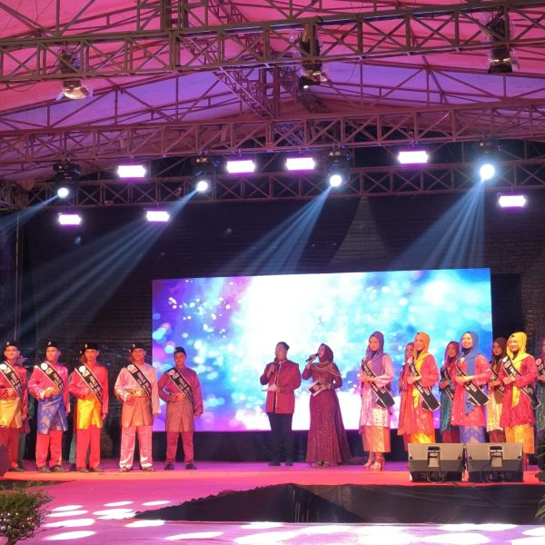 Buka Grand Final Bujang Dara Tahun 2024, Asisten 1 sampaikan pesan Bupati untuk terus meningkatkan potensi Kebudayaan dan Pariwisata Di Pelalawan