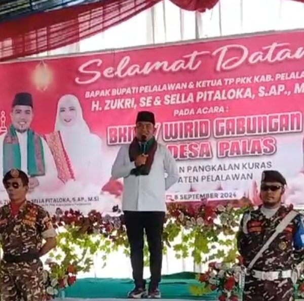 Bupati Pelalawan Hadiri Wirid Gabungan BKMT Se-Desa Palas