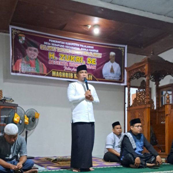 Bupati Pelalawan Hadiri Kegiatan Magrib Mengaji Di Desa Serapung