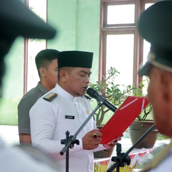 Bupati Zukri Lantik Pj. Kepala Desa Sokoi Dan Pengukuhan Perpanjangan Masa Jabatan Kepala Desa Serta BPD Se-Kecamatan Kuala Kampar