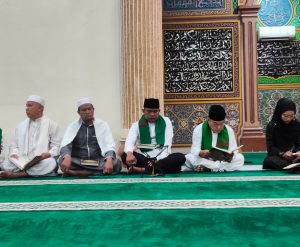 Read more about the article Bupati Zukri Laksanakan Kegiatan Magrib Mengaji Bersama Masyarakat Kelurahan Langgam