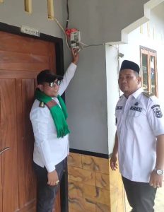 Read more about the article Resmikan Listrik PLN Dan Puskesdes Di Dusun IV Tapui Indah, Bupati Berharap Dapat Memberikan Banyak Manfaat Bagi Masyarakat