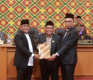 Read more about the article Bupati Serahkan KUPA-PPAS Perubahan APBD 2024