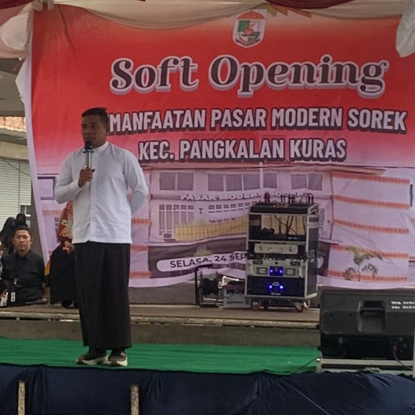 Bupati Lakukan Soft Opening Pasar Modern Sorek