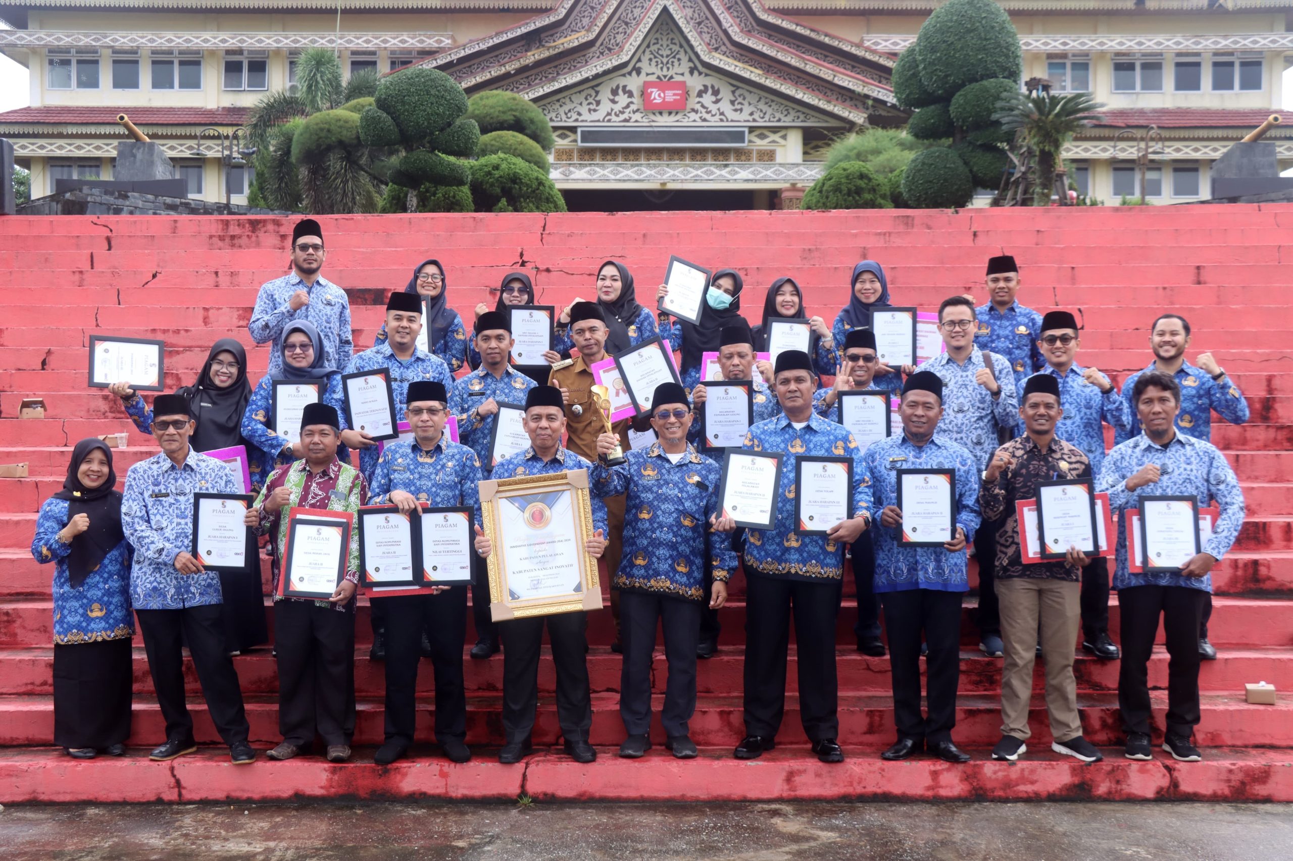 You are currently viewing Pemerintah Kabupaten Pelalawan Laksanakan Upacara Peringatan Hari Ibu Ke-96 Tahun 2024 Dan Hari Bela Negara Ke-76 Tahun 2024