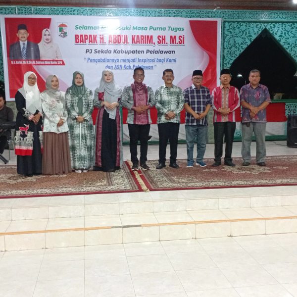 Malam Perpisahan Purna Tugas Pj. Sekda Pelalawan, Bupati Zukri Ucapkan Terimakasih Atas Dedikasi H. Abdul Karim