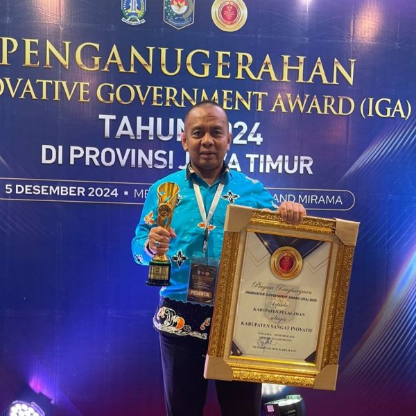 Pemerintah Kabupaten Pelalawan Terima Penghargaan IGA Awards 2024 Sebagai Kabupaten Sangat Inovatif