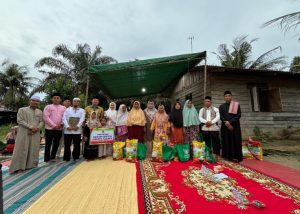 Read more about the article Safari Ramadan Di Bandar Seikijang, Wabup Husni Tamrin Berbuka Puasa Di Rumah Warga