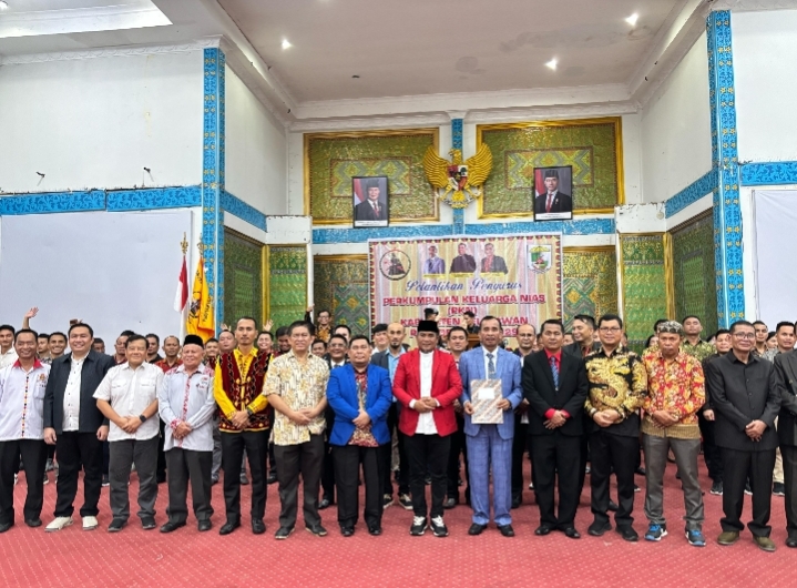 You are currently viewing Bupati Pelalawan Lantik Ketua Dan Pengurus PKN Periode 2025-2030
