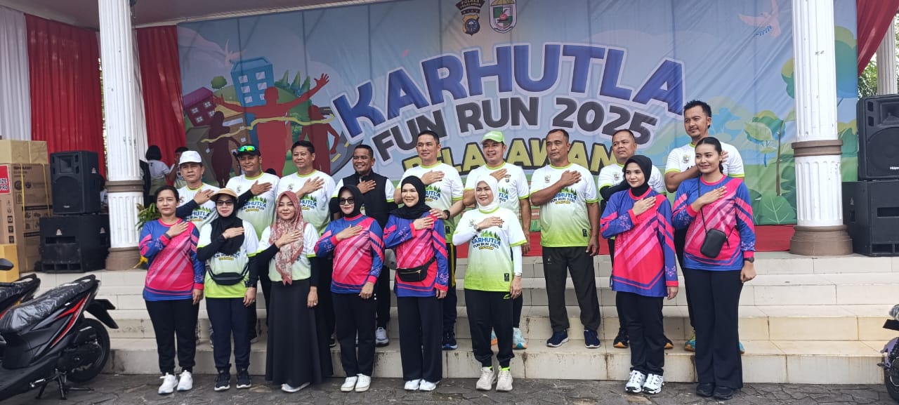 You are currently viewing Ikuti Karhutla Fun Run 2025, Bupati Pelalawan Ajak Masyarakat Jaga Lingkungan, Kampanyekan Pencegahan Karhutla Dan Jalankan Gaya Hidup Sehat