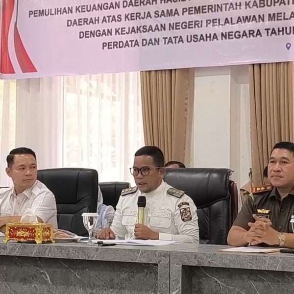 Bupati Pelalawan H. Zukri Gelar Konferensi Pers Pemulihan Keuangan Daerah Hasil Pemeriksaan BPK RI dan Penagihan Tunggakan Pajak Daerah