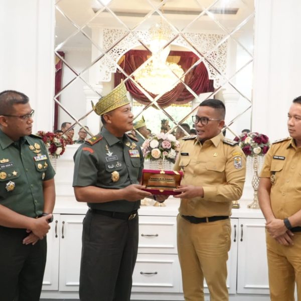 Bupati Zukri Terima Kunjungan Danrem 031/Wira Bima Di Kabupaten Pelalawan