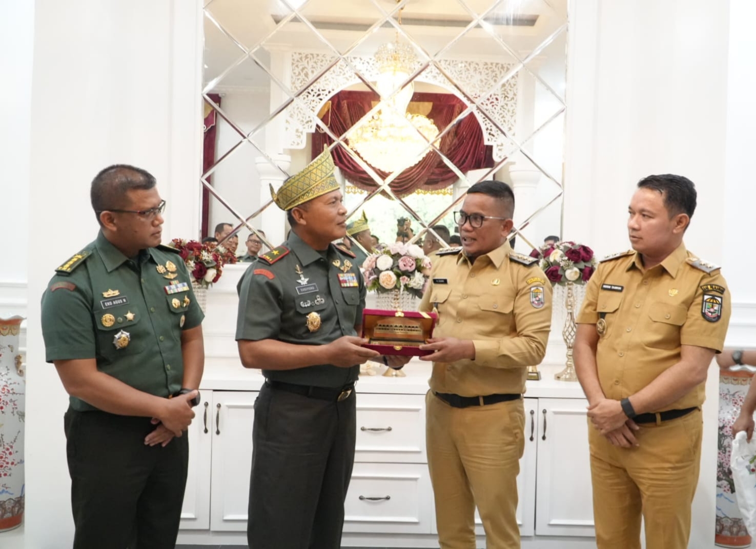 Read more about the article Bupati Zukri Terima Kunjungan Danrem 031/Wira Bima Di Kabupaten Pelalawan
