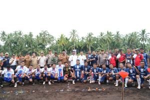 Read more about the article Bupati Pelalawan H. Zukri Resmi Tutup Turnamen Labuhan Bilik Cup XII Di Teluk Meranti