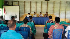 Read more about the article Camat Kuala Kampar Hadiri Musyawarah Khusus Pembentukan Koperasi Desa Merah Putih Di Kelurahan Teluk Dalam