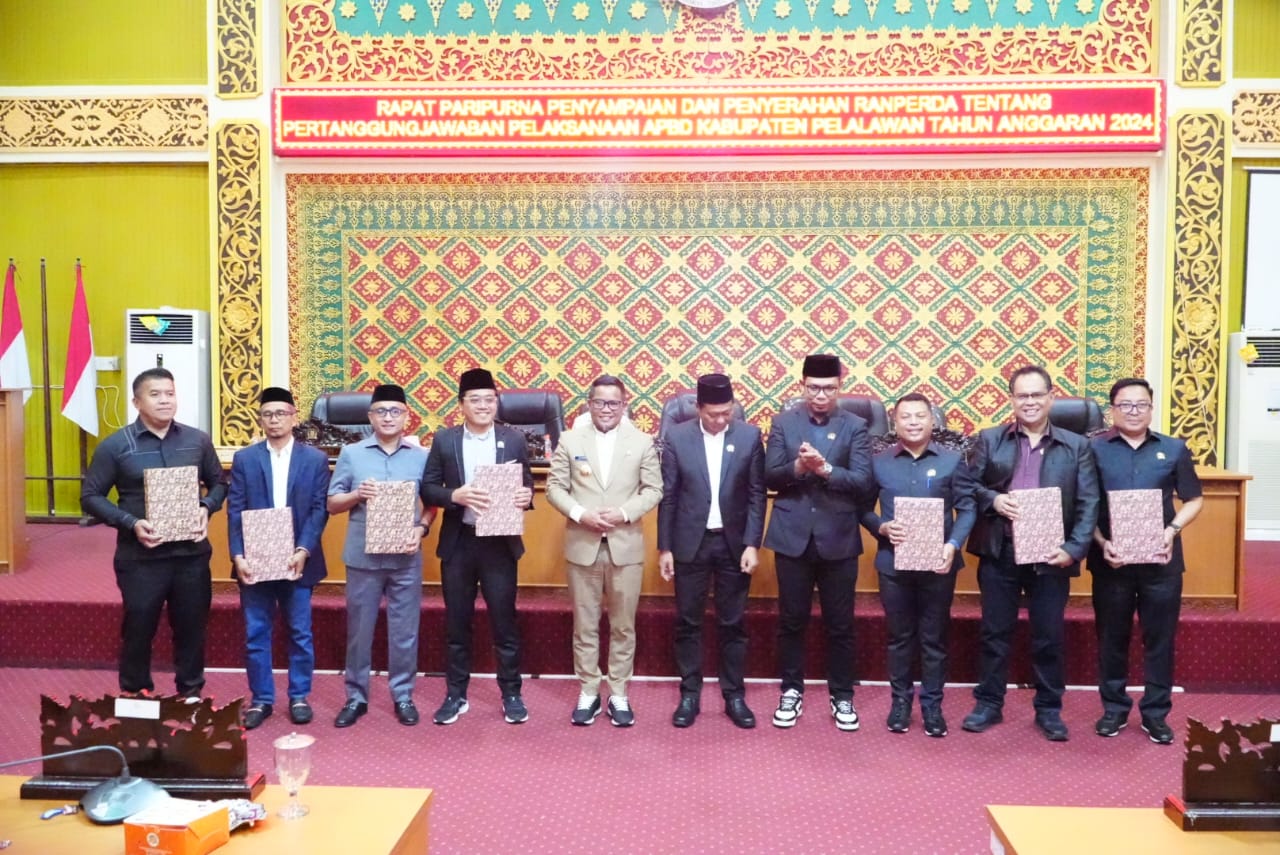 You are currently viewing Rapat Paripurna DPRD Pelalawan: Bupati Zukri Sampaikan Ranperda Pertanggungjawaban Pelaksanaan APBD Tahun 2024