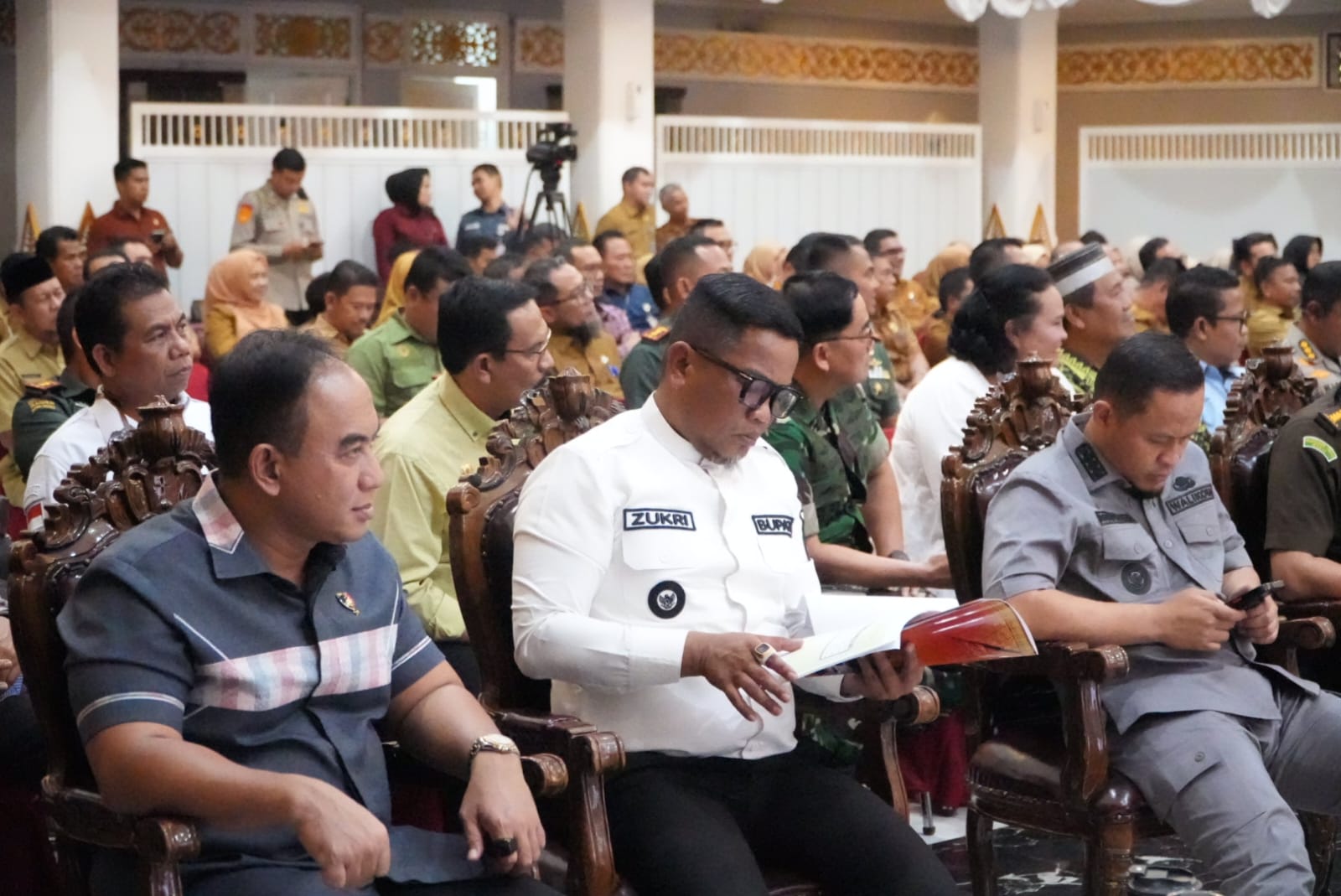 You are currently viewing Bupati Pelalawan H. Zukri Paparkan Potensi Pertanian Pulau Mendol di Hadapan Menteri Pertanian RI