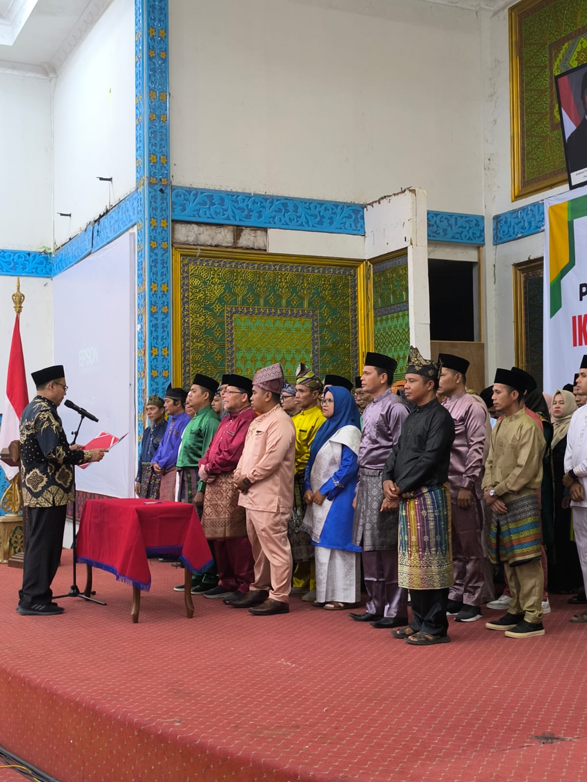 You are currently viewing Sekda Pelalawan Tengku Zulfan Lantik Pengurus IKKP Periode 2025-2030