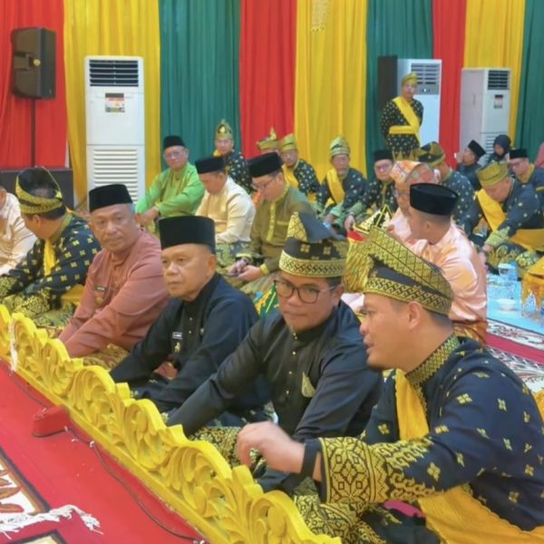 Bupati Zukri Hadiri Penganugerahan Gelar Adat “Ingatan Budi” Kepada Kapolri