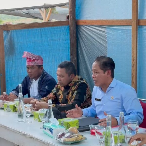 Bupati Pelalawan Bersama Gubernur Riau Dampingi Menteri LHK Tinjau Restorasi TNTN