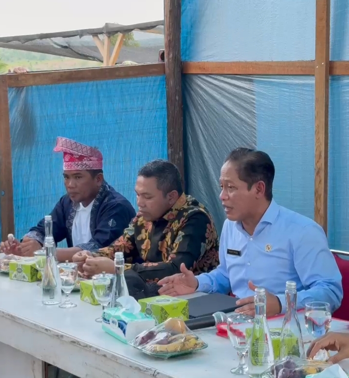 You are currently viewing Bupati Pelalawan Bersama Gubernur Riau Dampingi Menteri LHK Tinjau Restorasi TNTN