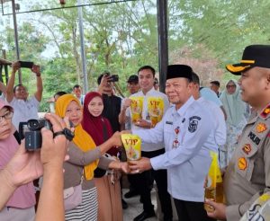Read more about the article Pemerintah Kabupaten Pelalawan Melaksanakan Operasi Pasar Murah Jelang Hari Raya Idul Fitri 1446 H