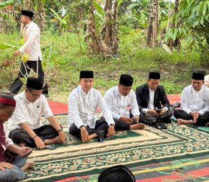 Read more about the article Safari Ramadan: Wakil Bupati Pelalawan Berbuka Puasa Di Rumah Warga