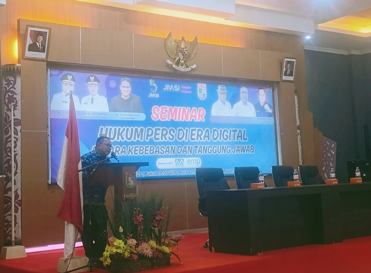 You are currently viewing Asisten I Setda Pelalawan Buka Seminar JMSI Bertema “Hukum Pers di Era Digital”