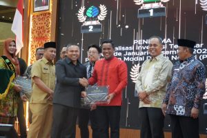 Read more about the article Kabupaten Pelalawan Raih Terbaik I Penyumbang Investasi Terbesar se-Riau Tahun 2024