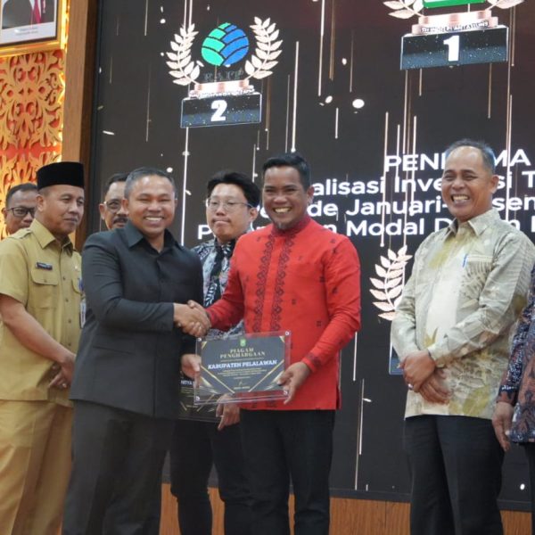 Kabupaten Pelalawan Raih Terbaik I Penyumbang Investasi Terbesar se-Riau Tahun 2024