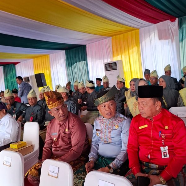 Asisten II Setda Pelalawan Hadiri Apel Peringatan Hari Jadi Ke-68 Provinsi Riau