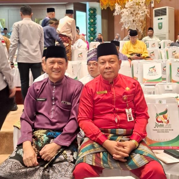 Asisten II Setda Pelalawan Hadiri Rapat Paripurna HUT ke-68 Provinsi Riau