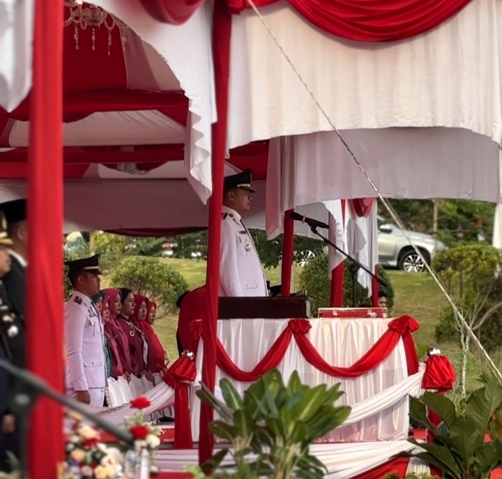 Read more about the article Wakil Bupati Pelalawan Pimpin Upacara Penurunan Bendera Merah Putih HUT ke-80 RI