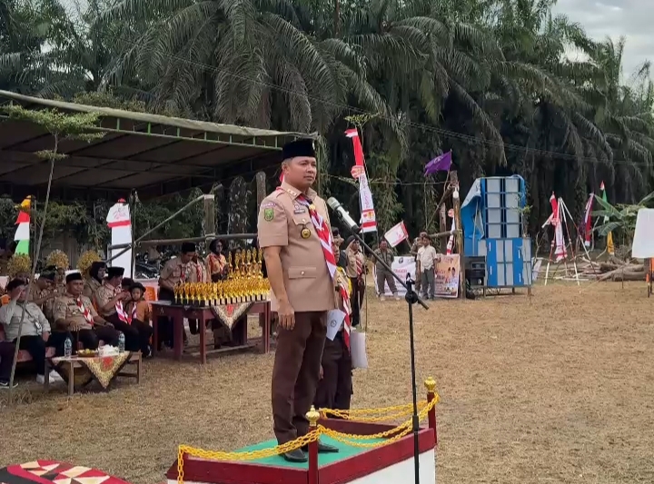 Read more about the article Wabup Pelalawan Pimpin Upacara Hari Pramuka ke-64, Ajak Generasi Muda Jadi Pelopor Persatuan