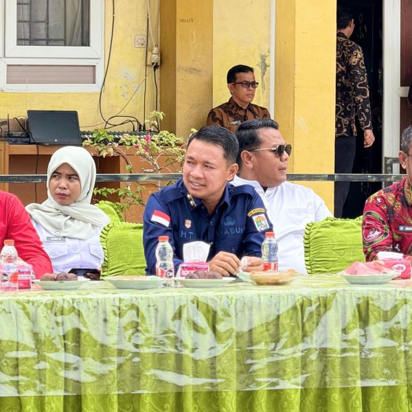 Wakil Bupati Pelalawan Launching Dapur SPPG Yayasan Harapan Bunda di SMPN 1 Pangkalan Kerinci
